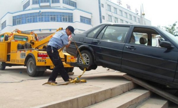 苏州汽车搭电 道路救援 附近汽车修理厂
